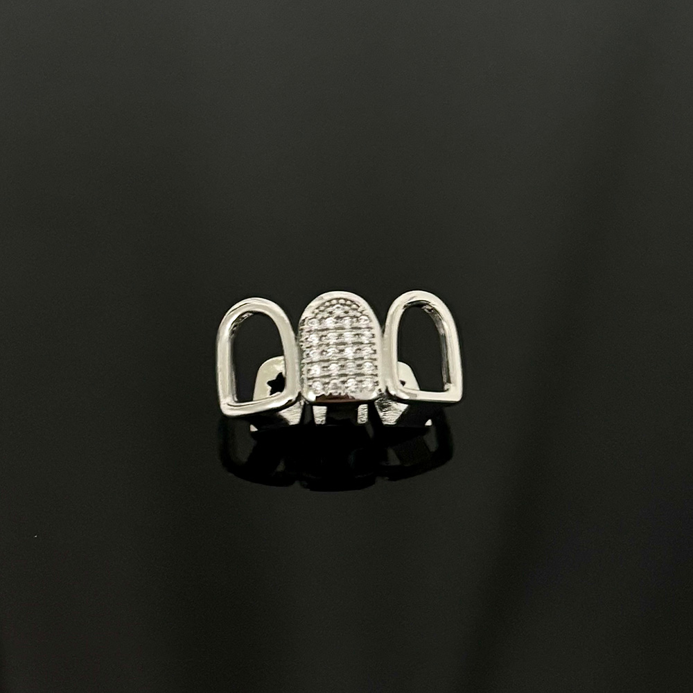 YOUNGX Hip Hop Tre Cappucci pe - Body Jewelry Men recensione e prezzo