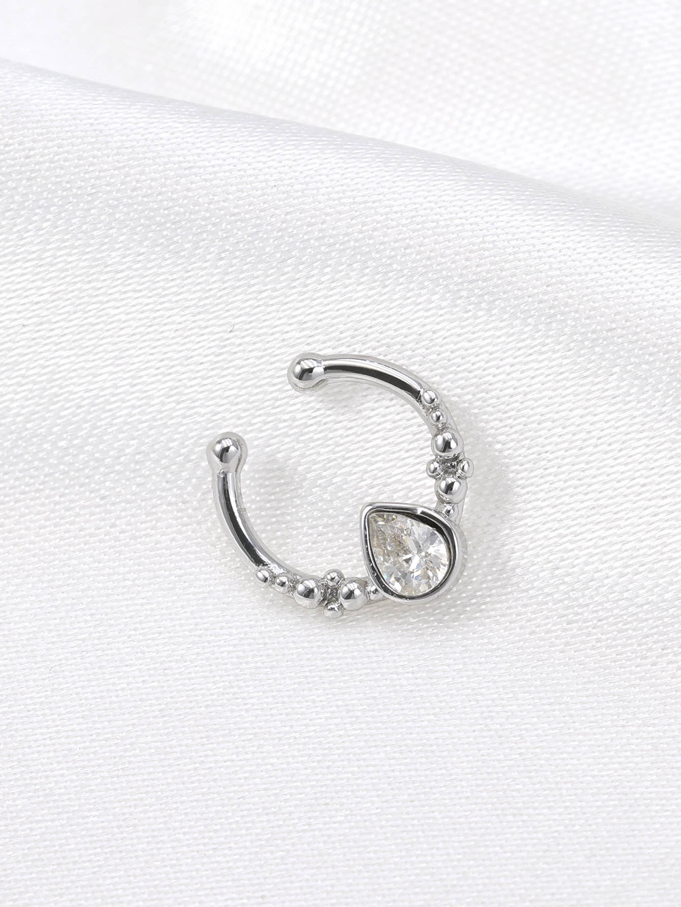 Anello al naso falso con gocci - Body Jewelry Septum recensione e prezzo
